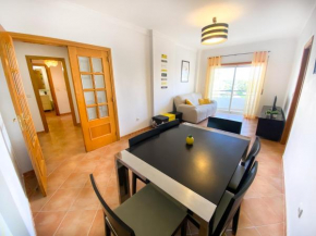 Charming 2 bedroom - 10min walk to beach